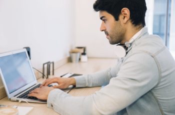 Vale a Pena Largar o Emprego e Investir no Próprio Negócio?